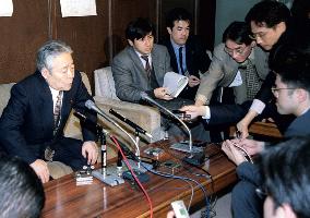 LDP heavyweight Murakami to quit over KSD scandal